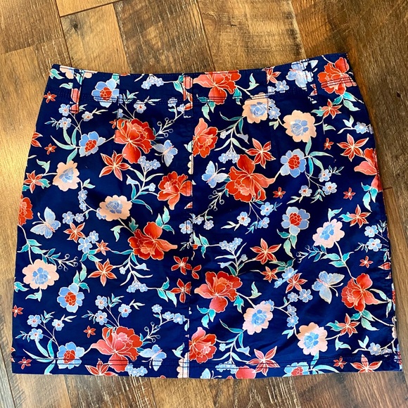 ST. JOHN'S BAY Navy Floral Skort - Picture 5 of 8